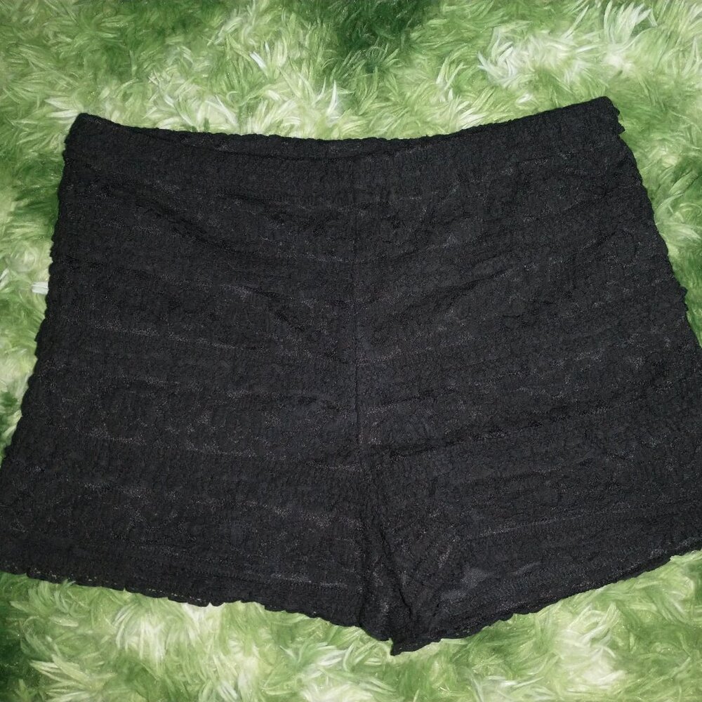 Low-rise Lace Shorts (lined), Black